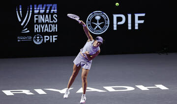 Swiatek swats aside Keys for winning start in Riyadh