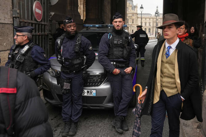 Teen behind the Louvre heist ‘Fedora Man’ photo embraces his mystery moment