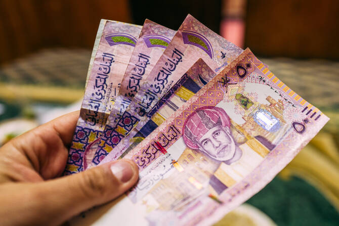 Oman’s bank credit up 8% to $90bn as non-oil sector expands 